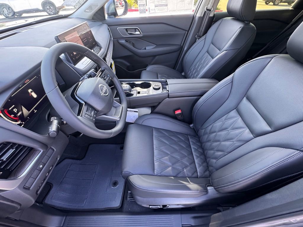 New 2026 Nissan Rogue Platinum AWD/4WD image 9