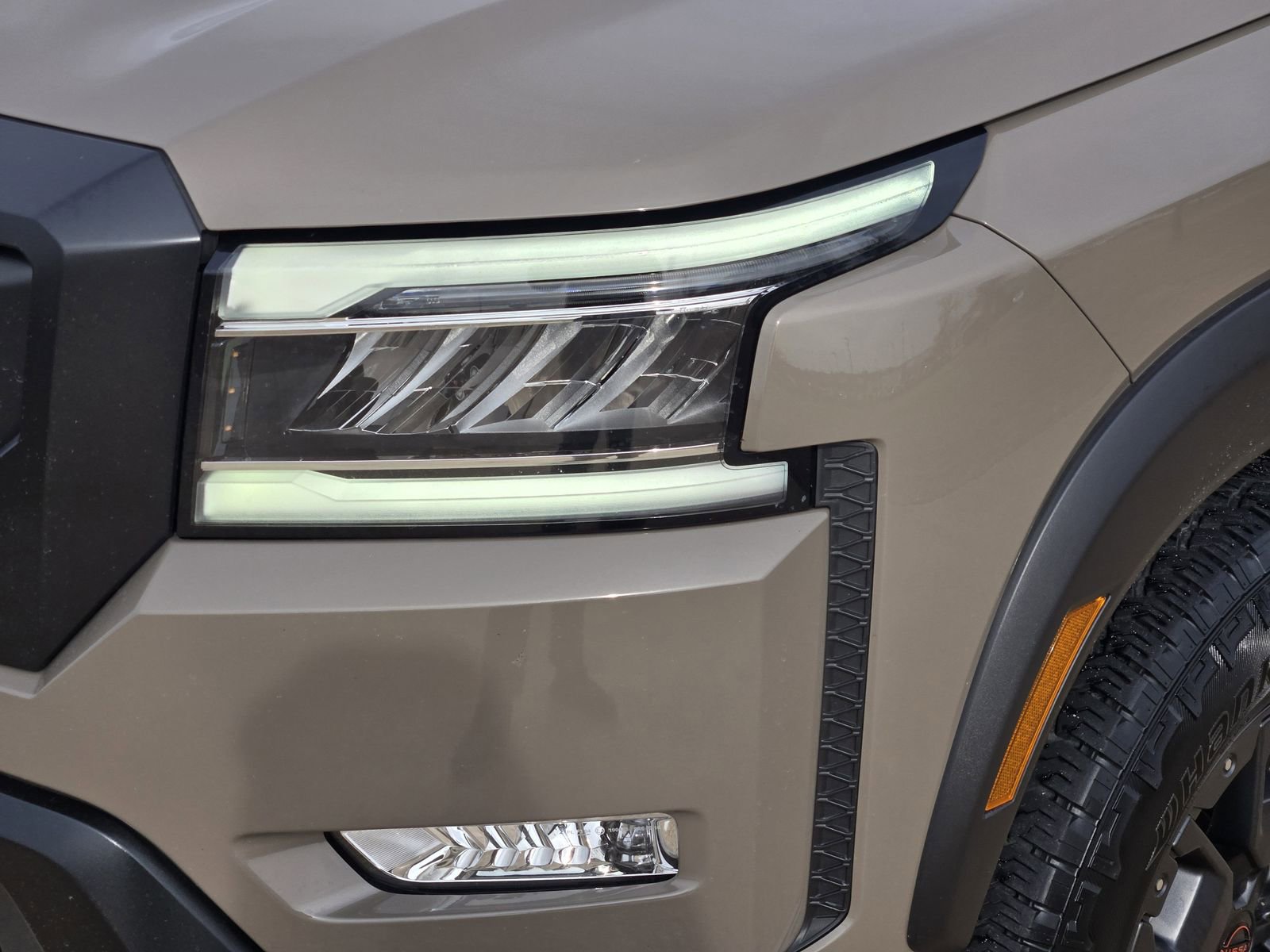 Used 2024 Nissan Frontier PRO-4X w/ Pro Premium Package image 9