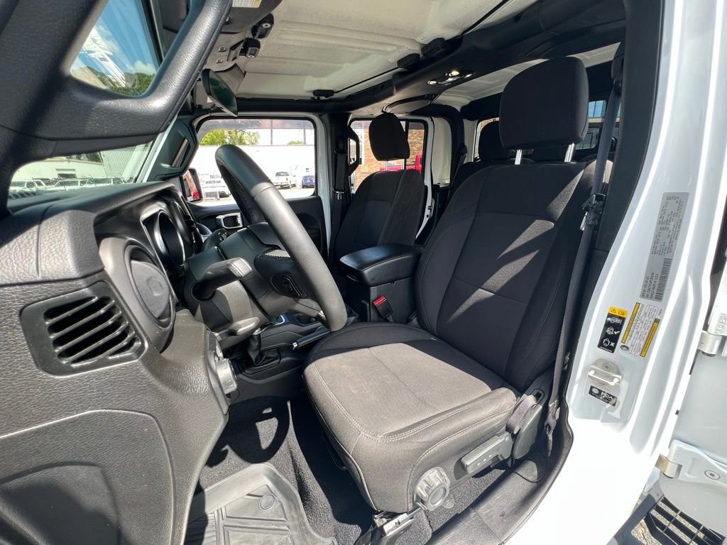 Used 2023 Jeep Gladiator Sport image 17