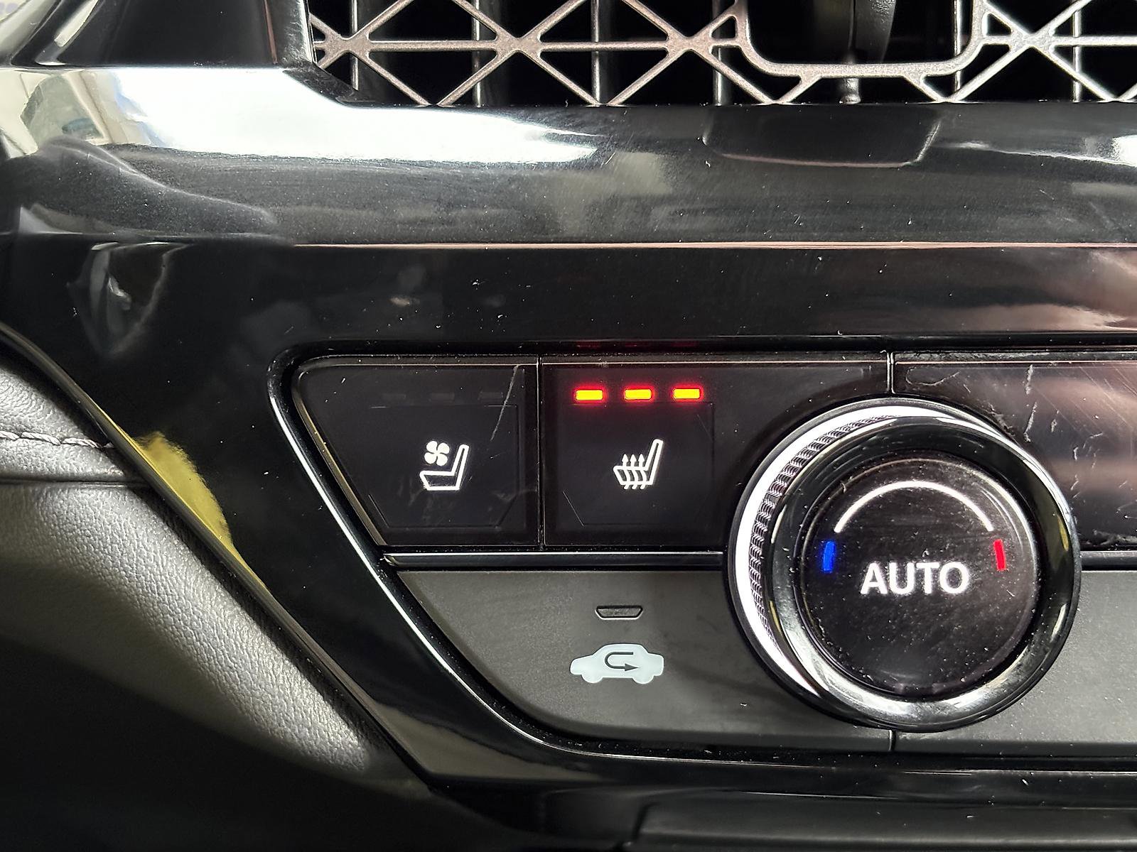 Certified 2025 Honda Accord Touring image 28