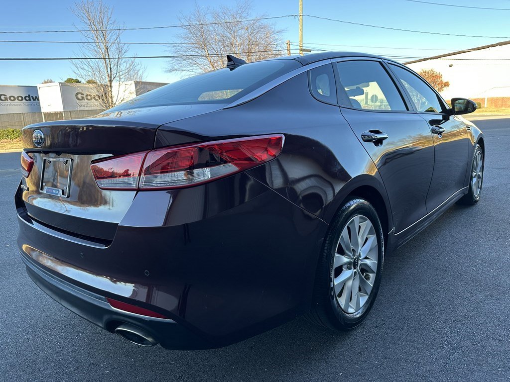 Used 2018 Kia Optima LX w/ 17" Alloy Wheels Package image 5