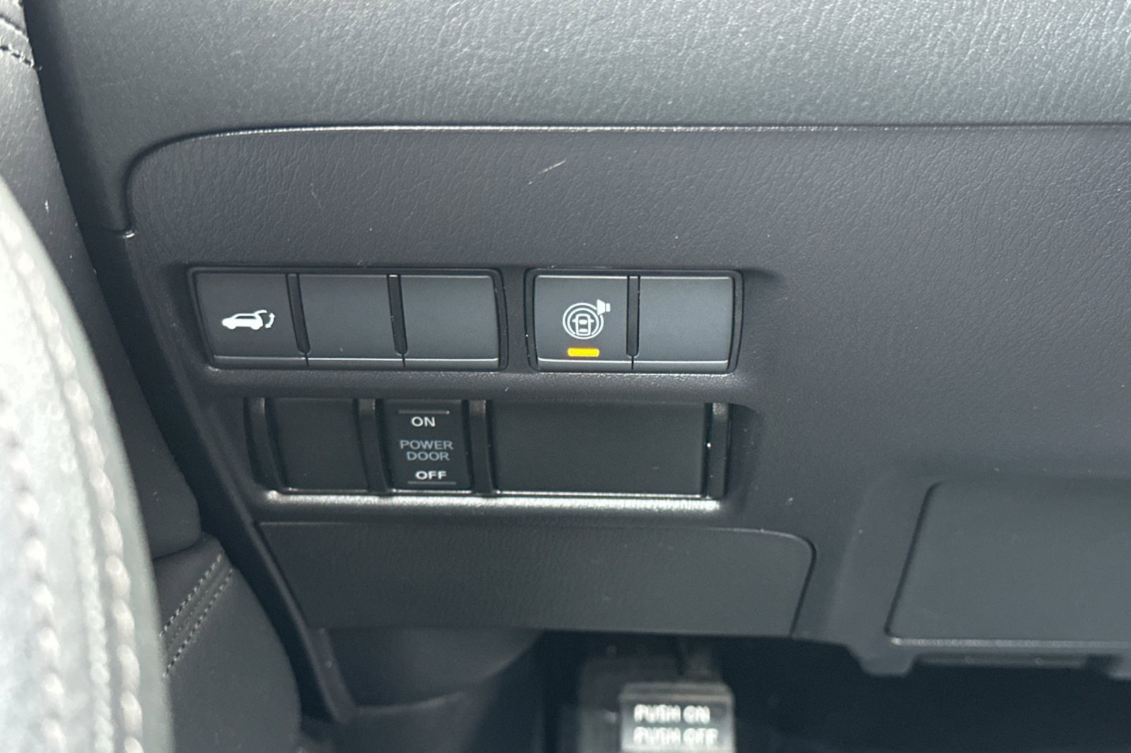 Used 2022 Nissan Armada SL w/ Captain's Chairs Package image 33