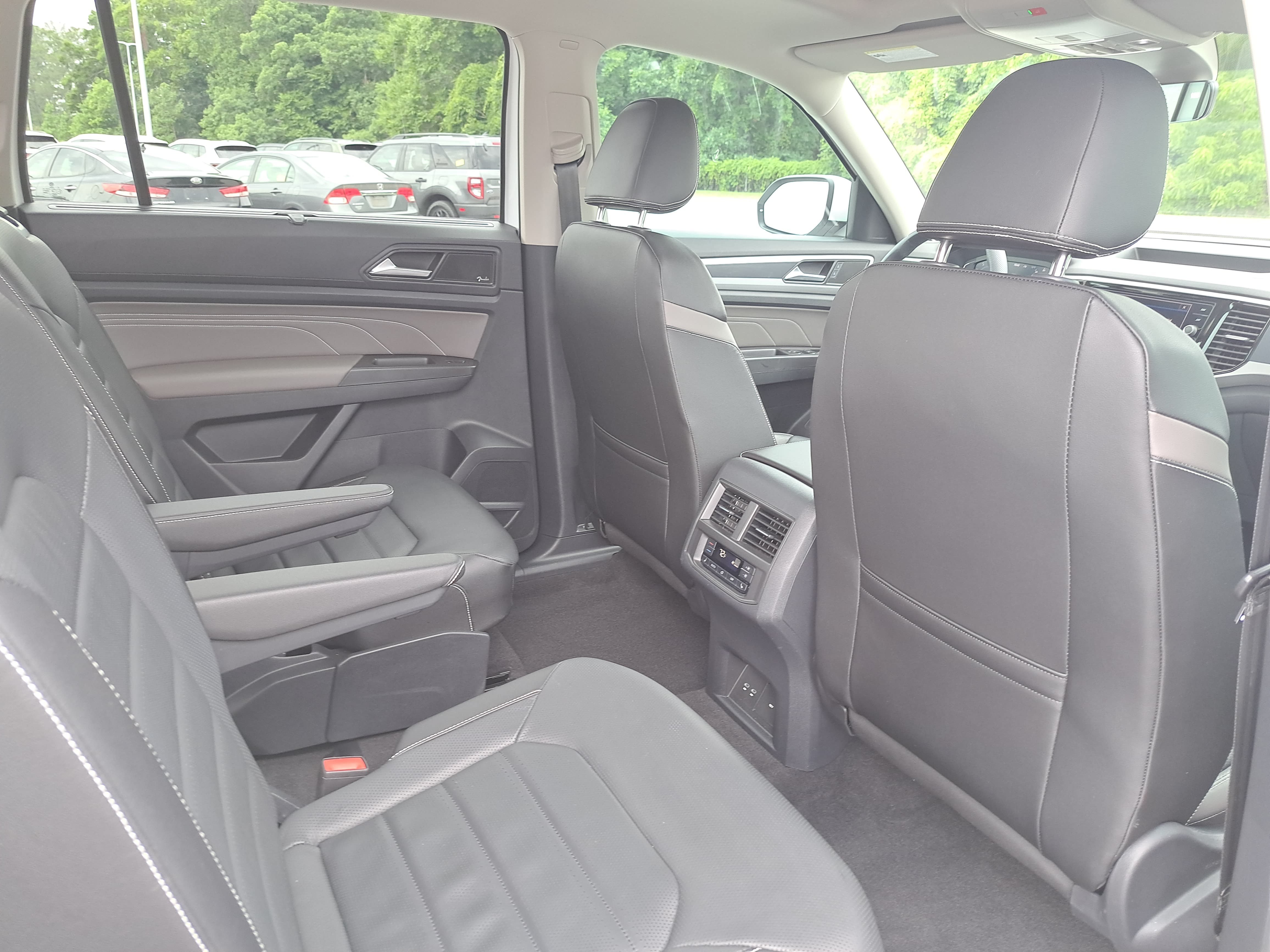 Used 2023 Volkswagen Atlas SEL Premium AWD/4WD image 11