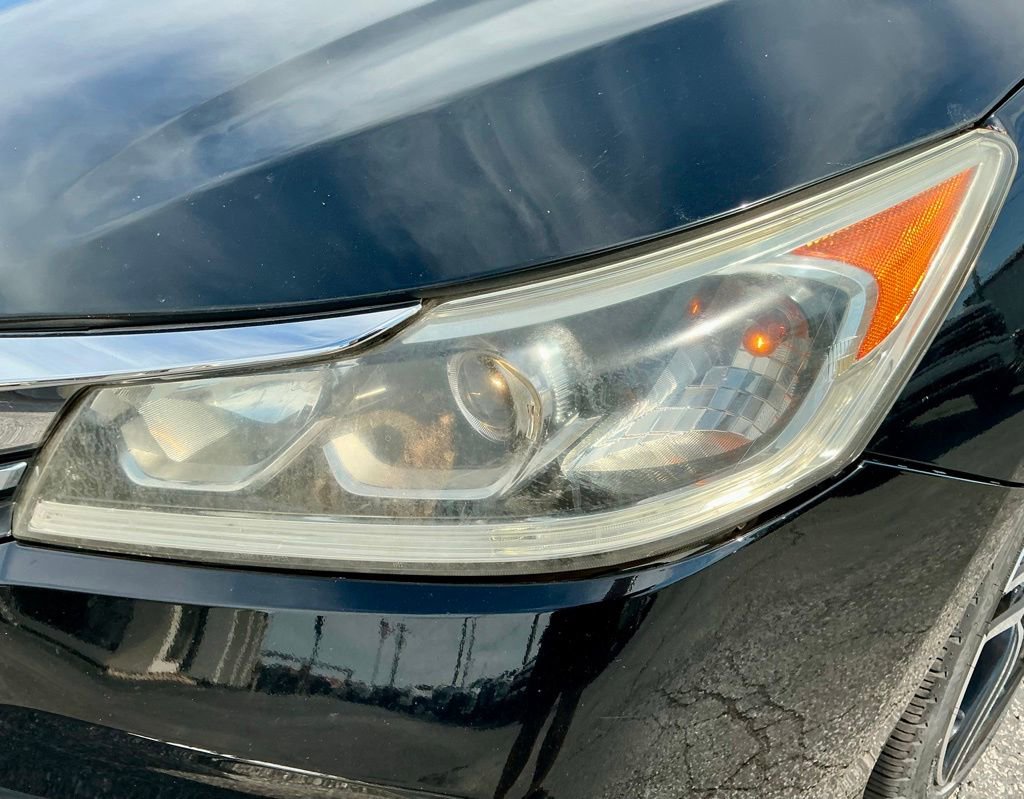 Used 2017 Honda Accord Sport image 10