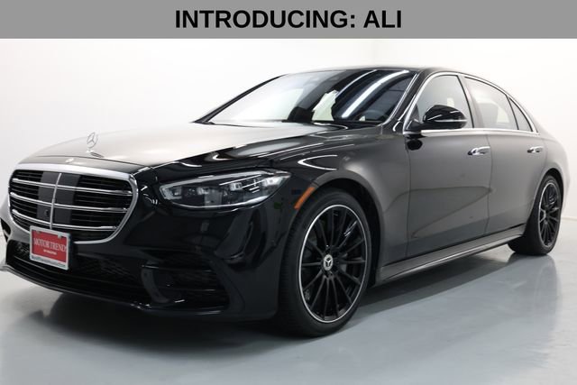 Used 2022 Mercedes-Benz S 580 4MATIC Sedan w/ AMG Line Package image 2