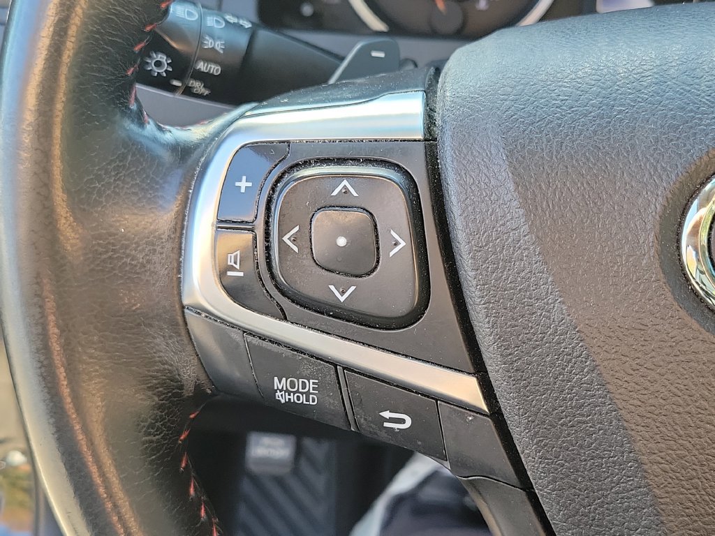 Used 2016 Toyota Camry SE FWD image 33