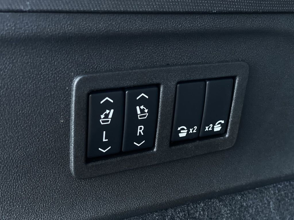 Used 2025 Cadillac Escalade IQ Sport 1 image 33