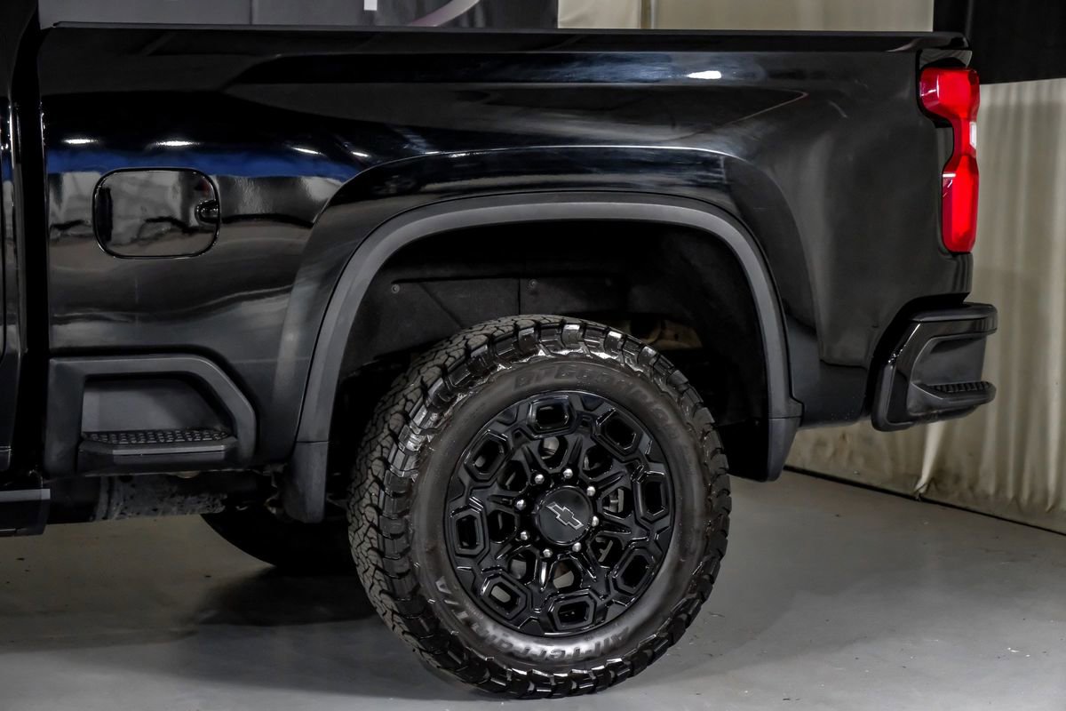 Used 2022 Chevrolet Silverado 2500 LTZ w/ LTZ Plus Package image 13