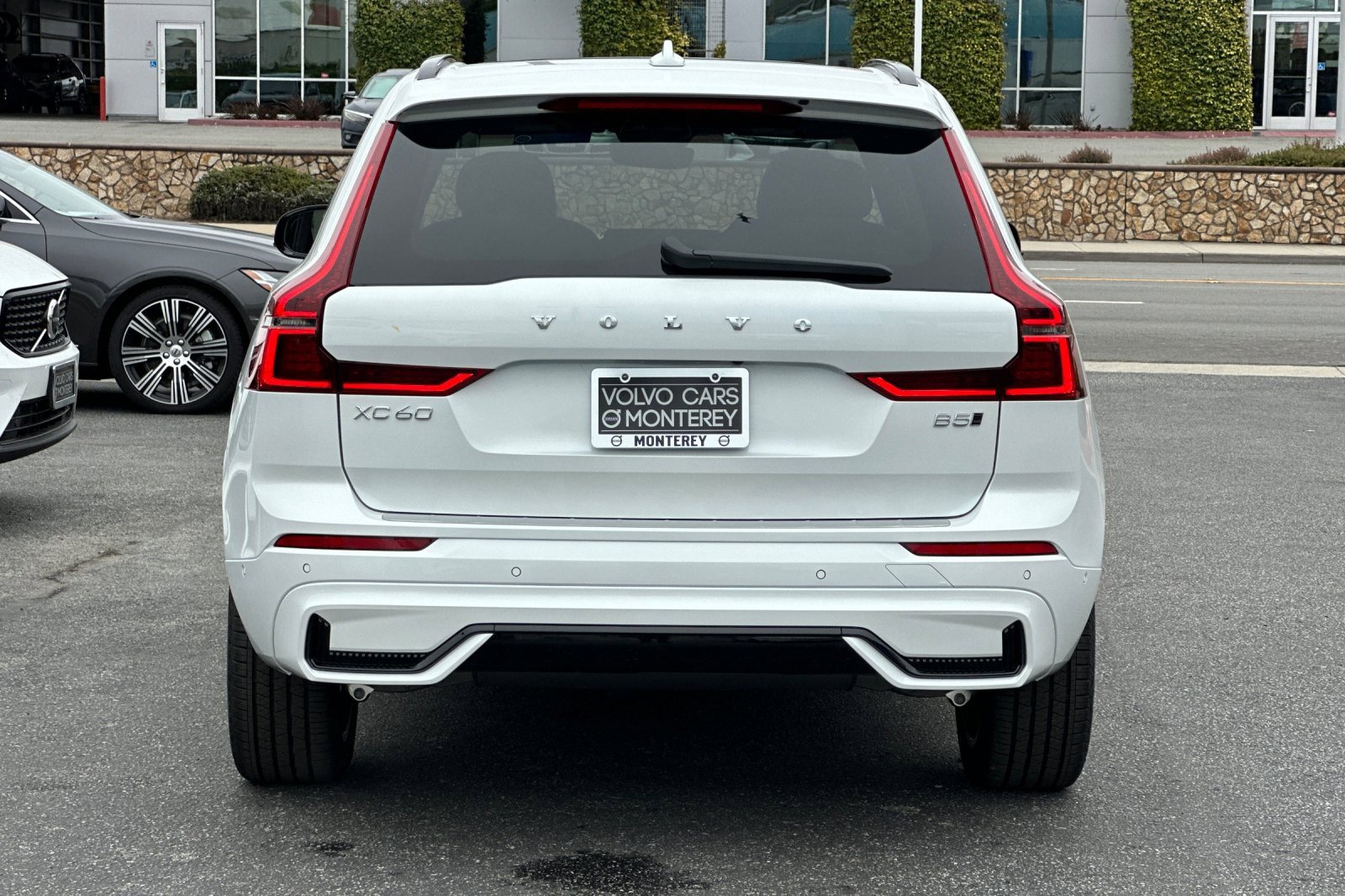 New 2026 Volvo XC60 B5 Plus w/ Protection Package Premier image 4