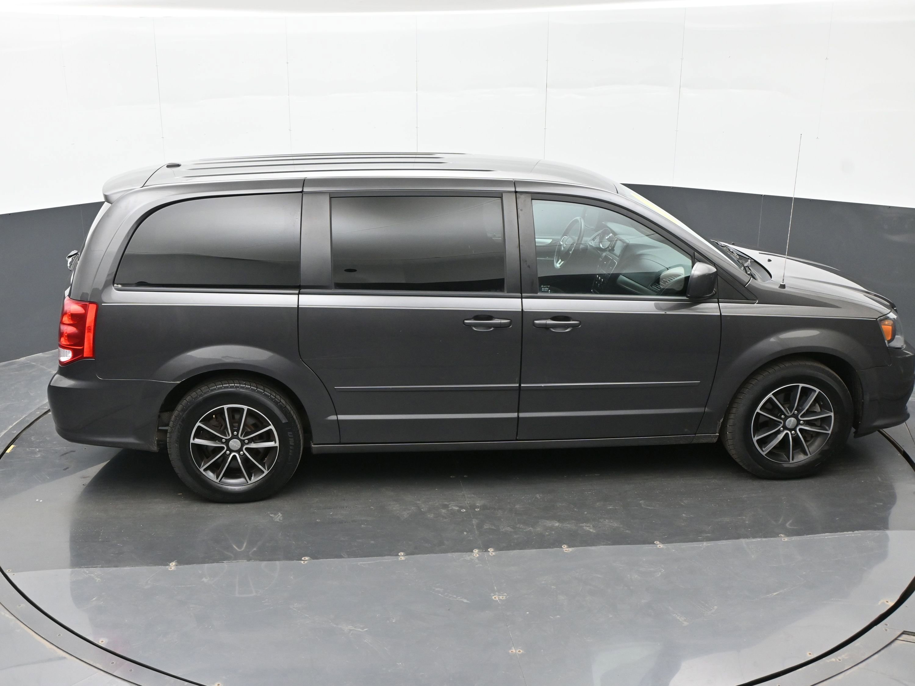 Used 2015 Dodge Grand Caravan SXT w/ Blacktop Package image 37