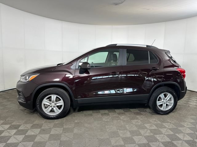 Used 2022 Chevrolet Trax LT w/ LT Convenience Package image 6