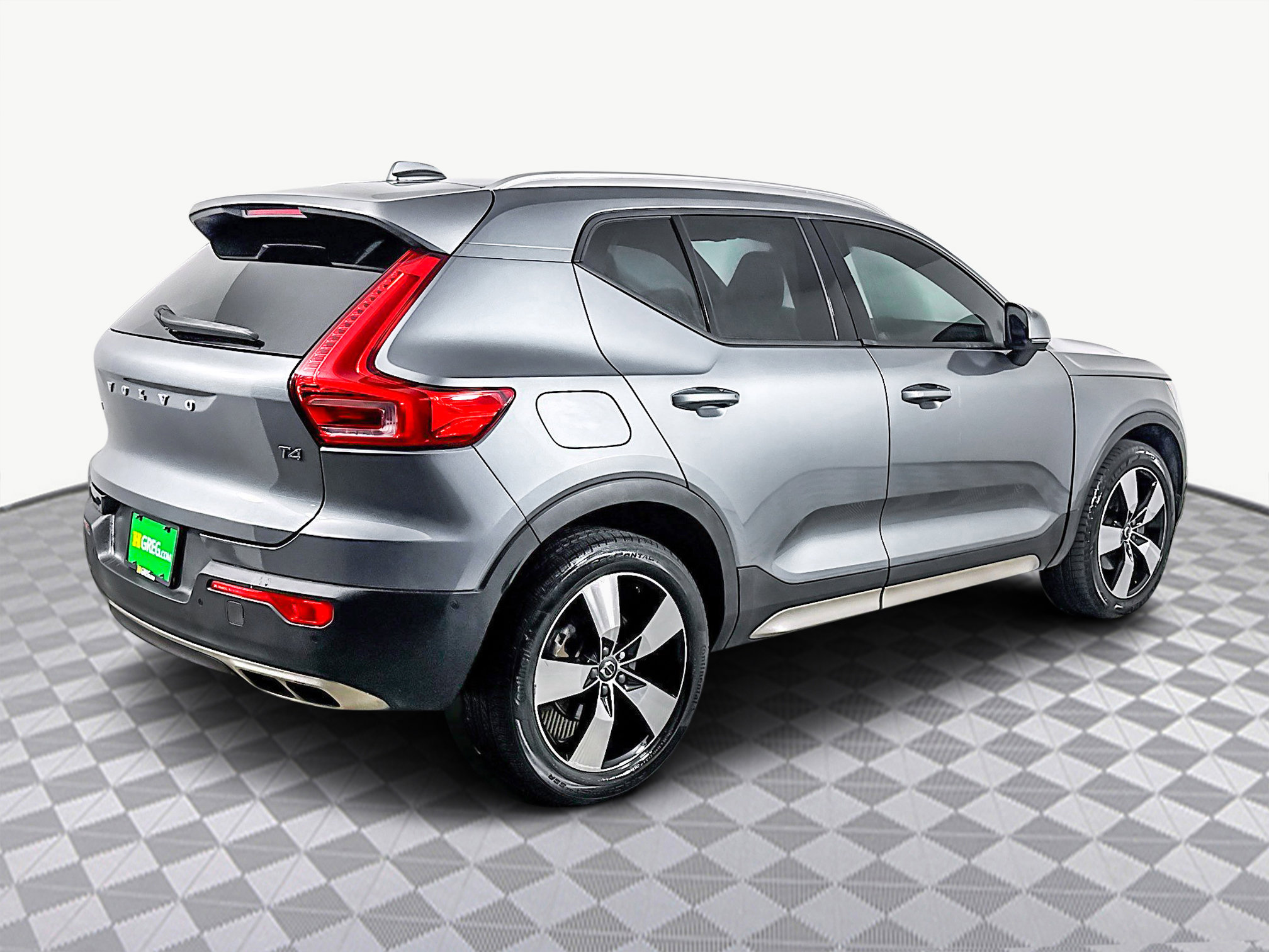 Used 2019 Volvo XC40 T4 Momentum image 10