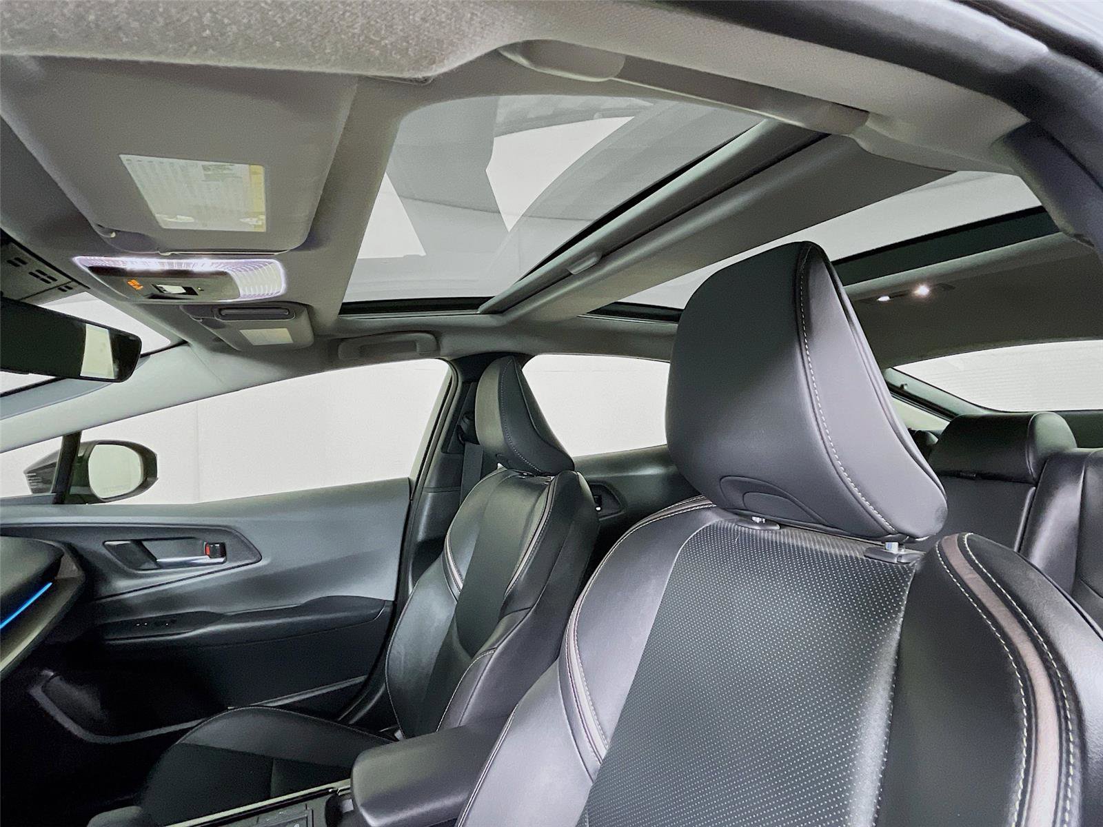 Used 2024 Toyota Prius XLE image 11