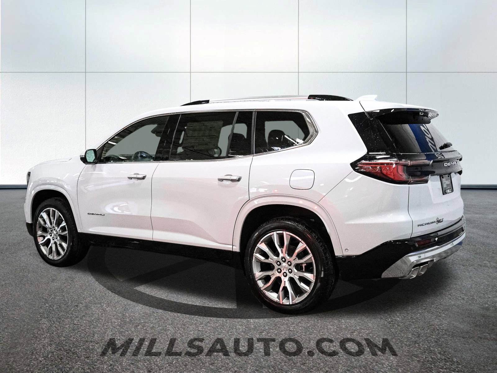 New 2026 GMC Acadia Denali w/ Super Cruise Package image 4