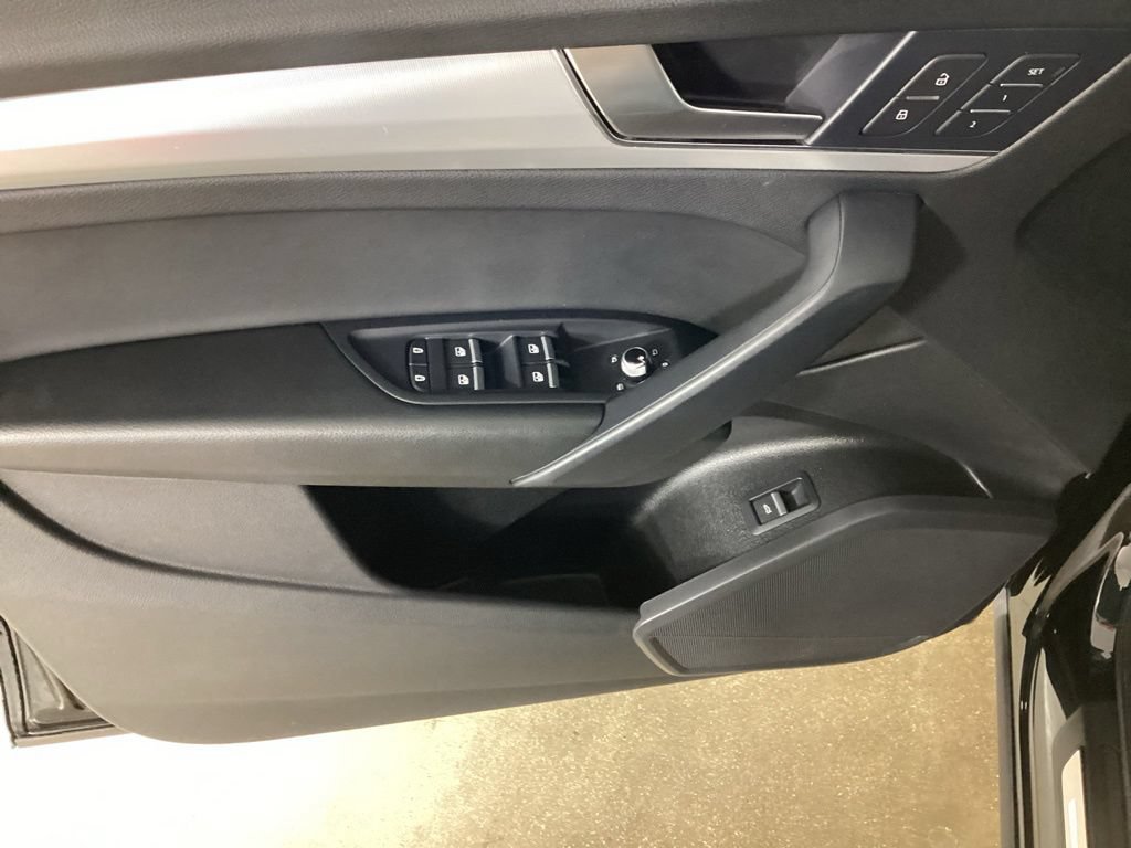 Used 2025 Audi Q5 2.0T Premium AWD/4WD image 12