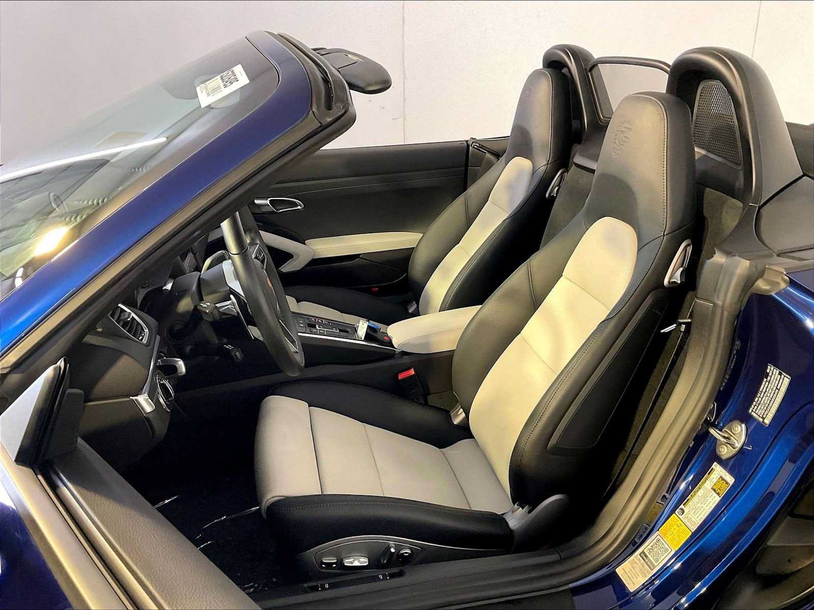 Certified 2022 Porsche 718 Boxster RWD image 5