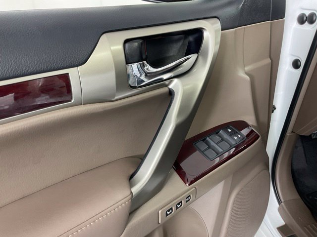 Used 2017 Lexus GX 460 AWD/4WD image 28