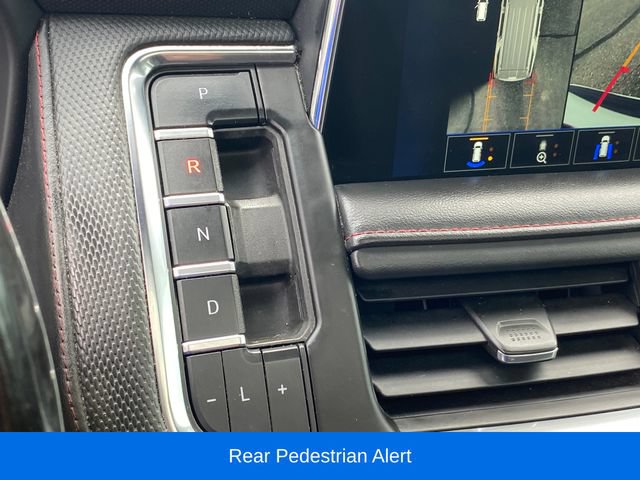 Used 2022 Chevrolet Tahoe RST w/ Luxury Package AWD/4WD image 12