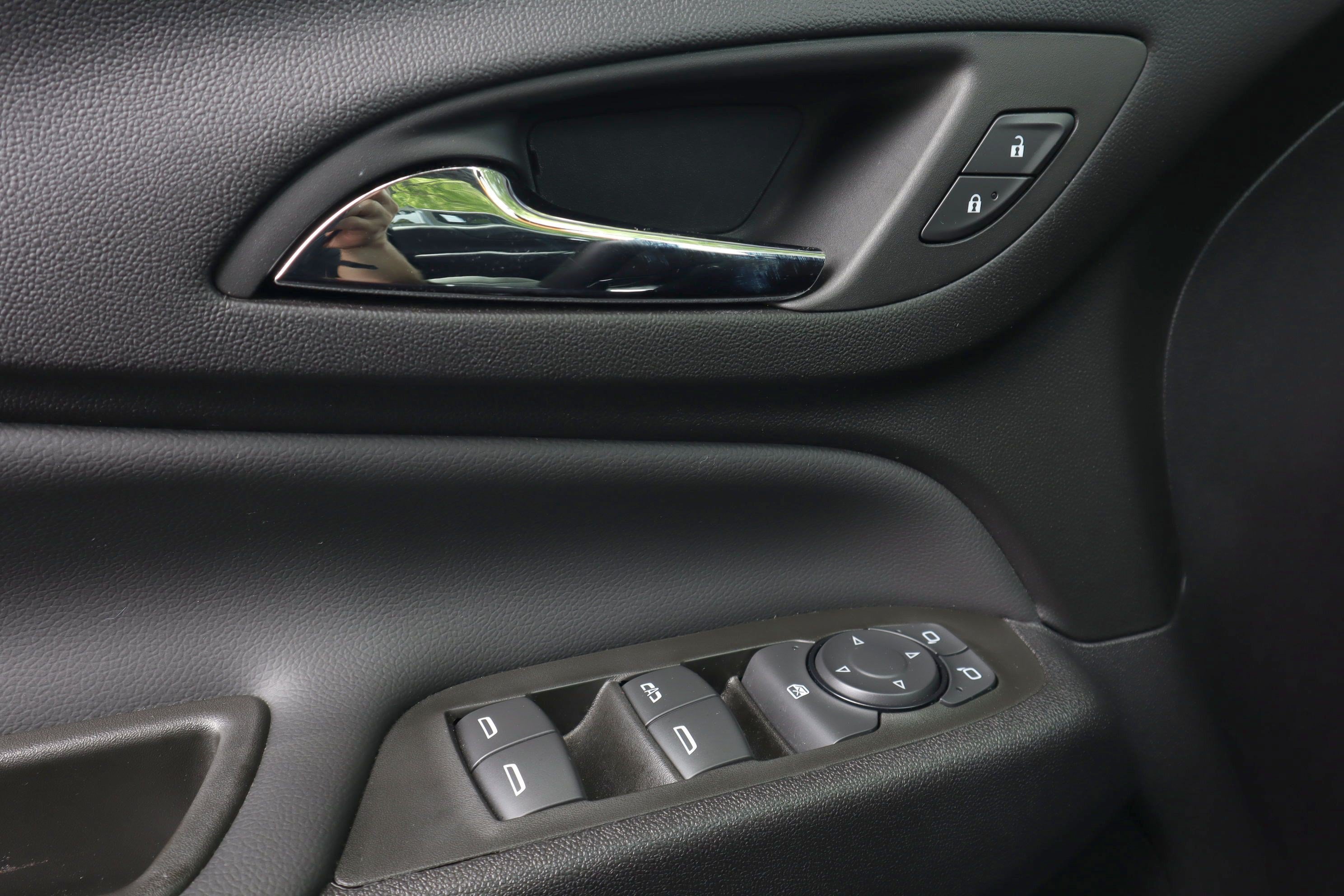 Used 2024 Chevrolet Equinox LT FWD image 23