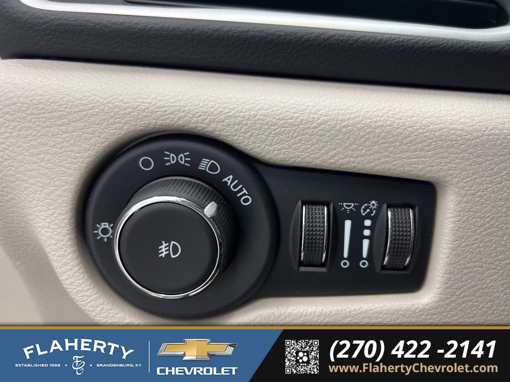 Used 2024 Chrysler Pacifica Touring-L FWD image 20