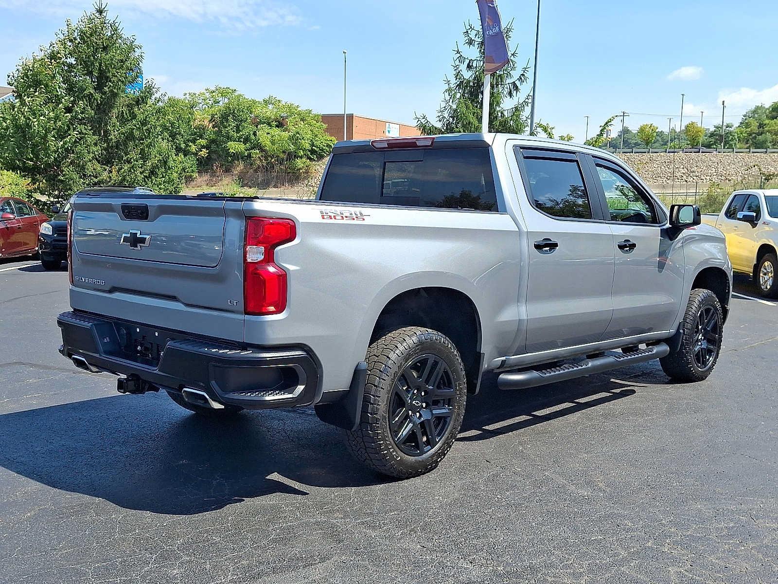 Used 2024 Chevrolet Silverado 1500 LT Trail Boss w/ Convenience Package II AWD/4WD image 6