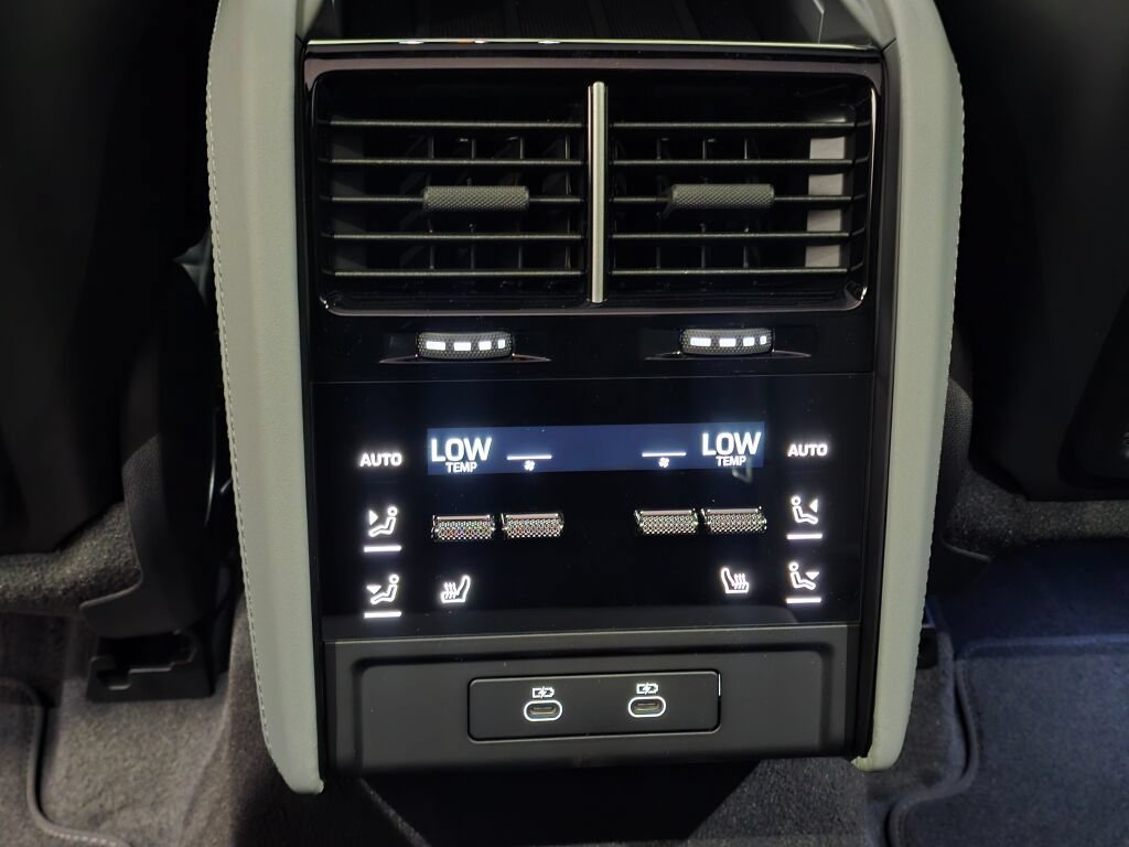 New 2026 Porsche Cayenne Electric AWD/4WD image 19