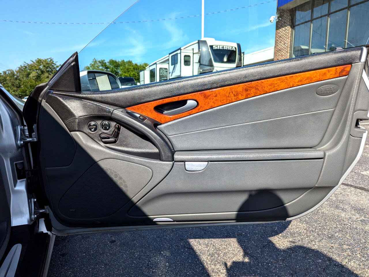 Used 2005 Mercedes-Benz SL 500 image 32