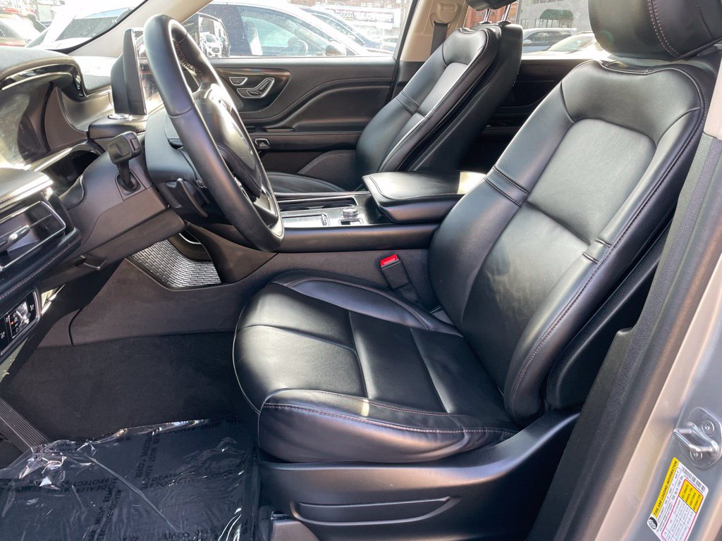 Used 2023 Lincoln Aviator AWD w/ Premium Package image 6