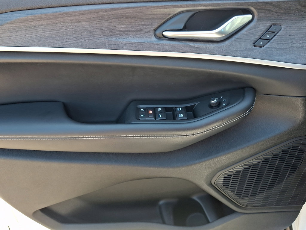 Used 2023 Jeep Grand Cherokee Limited image 23