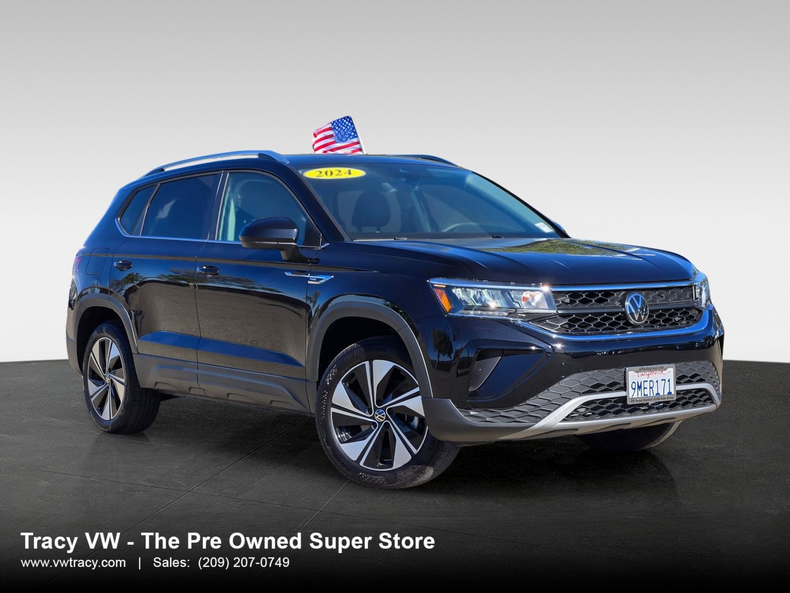 Used 2024 Volkswagen Taos SE w/ Panoramic Sunroof Package image 1