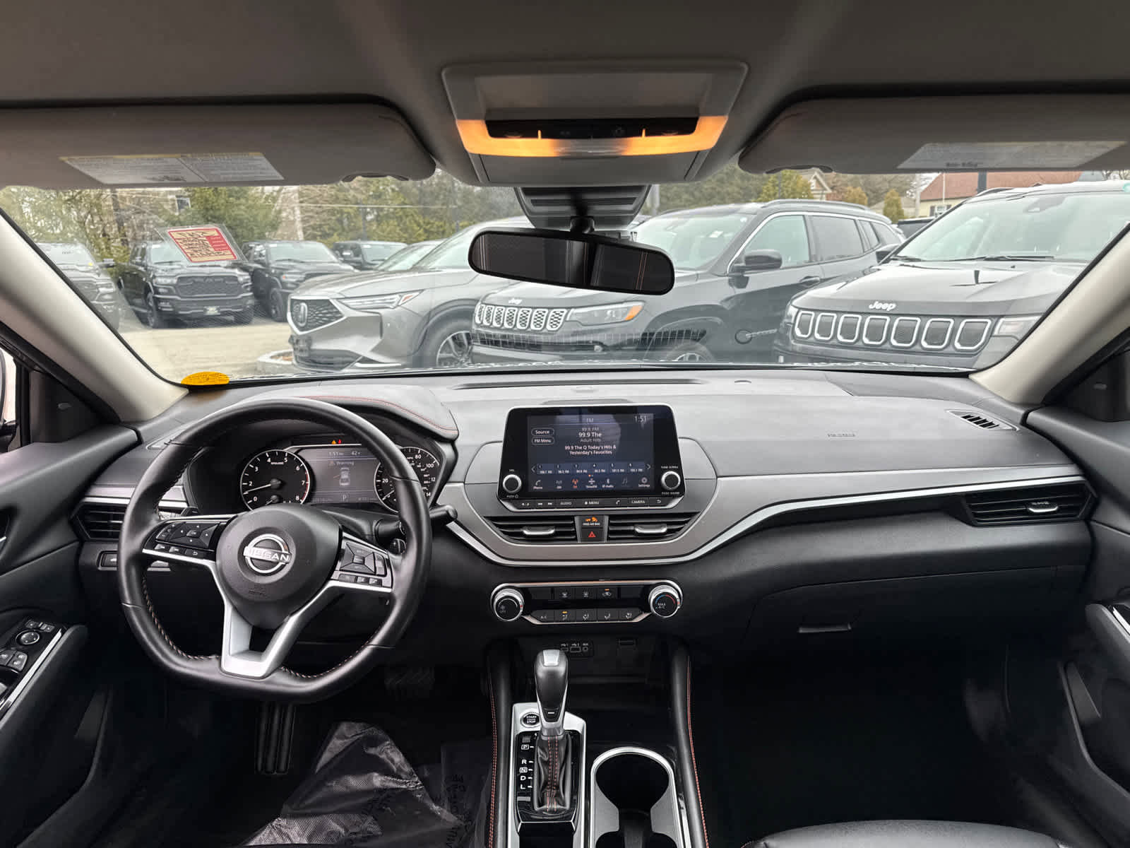 Used 2025 Nissan Altima 2.5 SR image 29