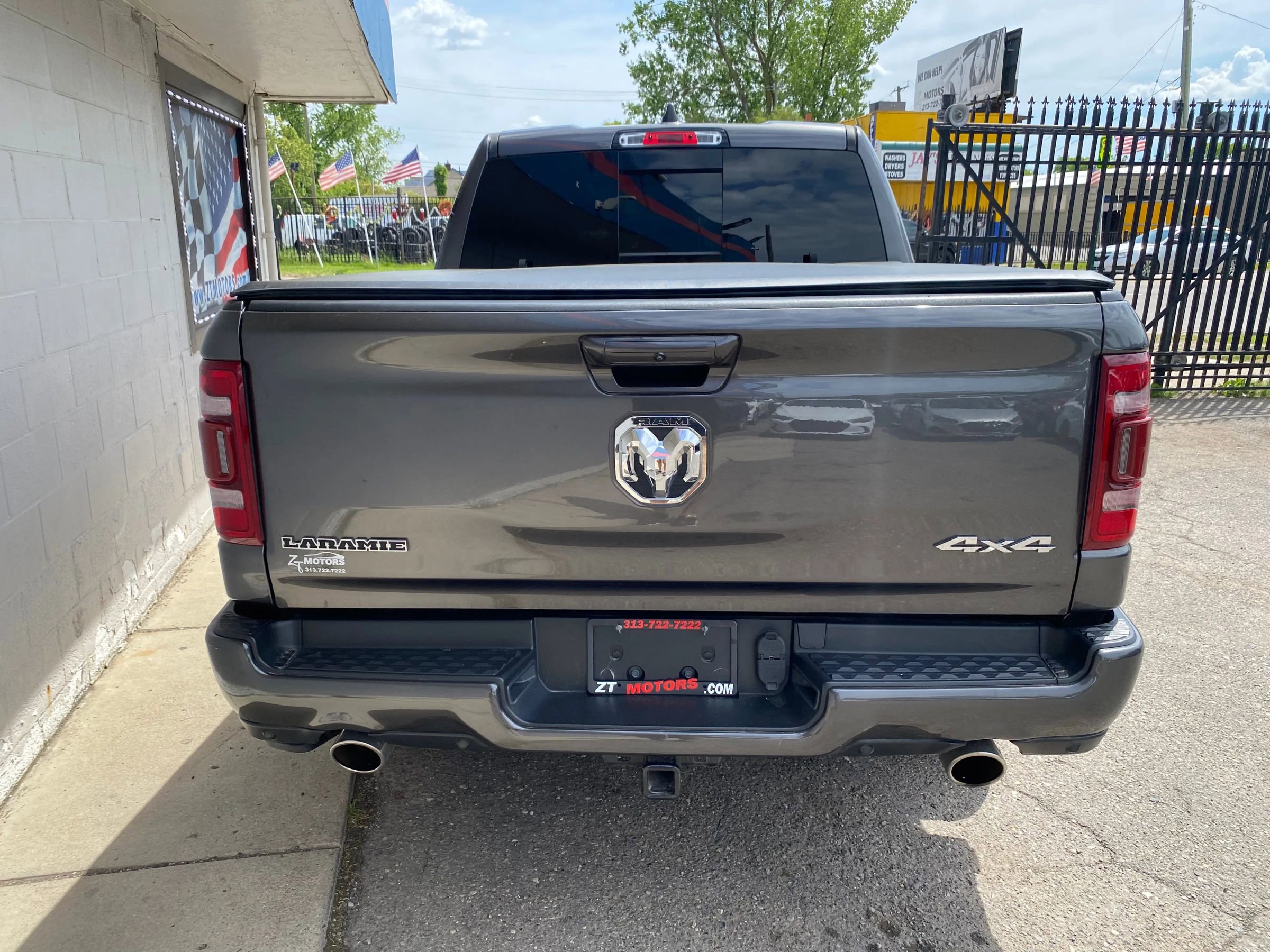 Used 2022 RAM 1500 Laramie w/ Sport Appearance Package image 7