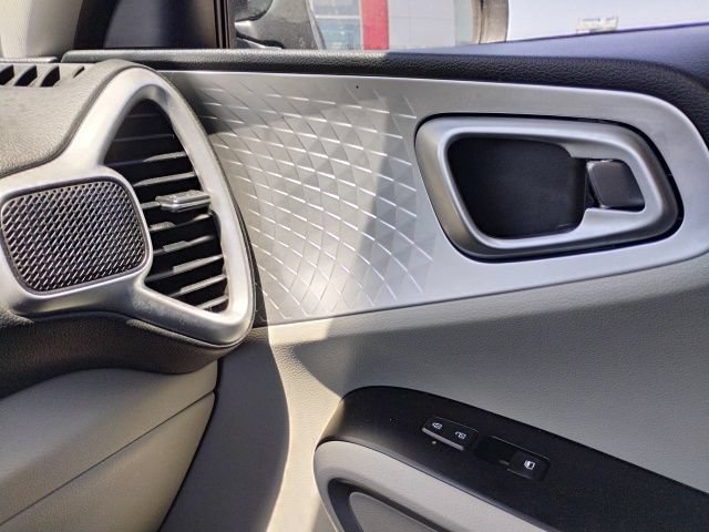 Used 2024 Kia Soul LX w/ Option Group 015 FWD image 17