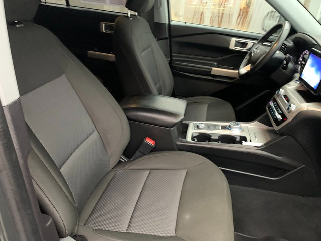 Used 2022 Ford Explorer XLT w/ Class IV Trailer Tow Package image 10