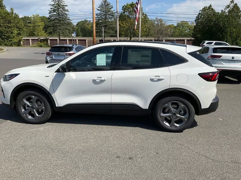 New 2026 Ford Escape ST-Line image 3