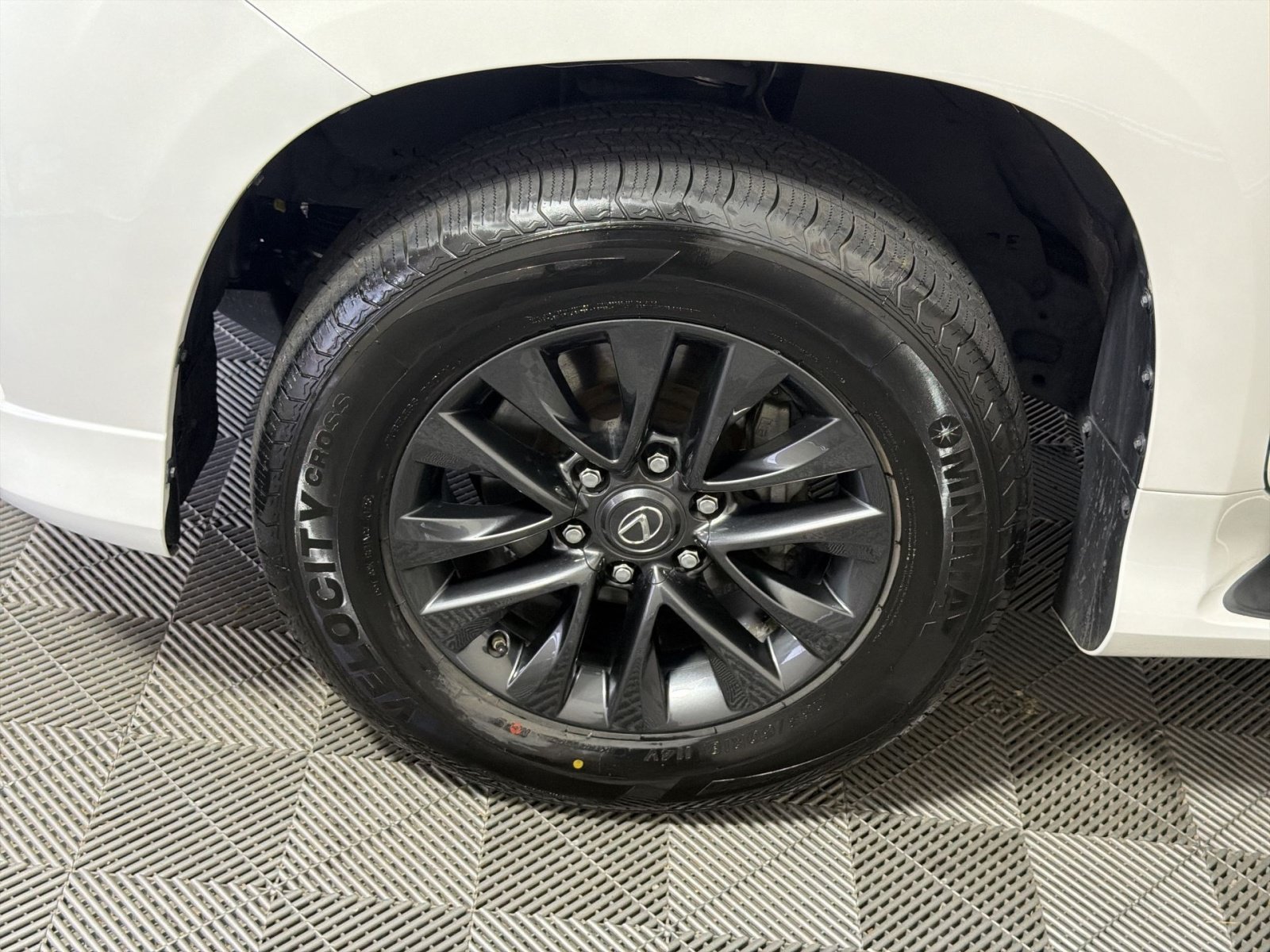 Used 2023 Lexus GX 460 Premium w/ Premium Package AWD/4WD image 12