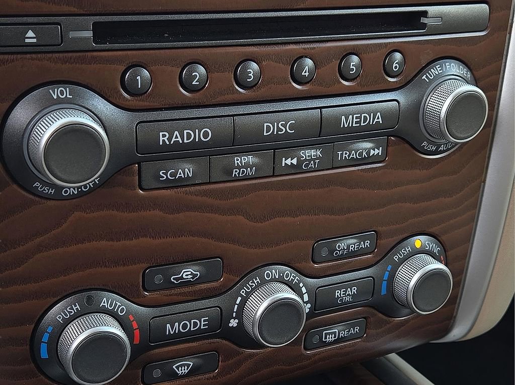 Used 2019 Nissan Pathfinder Platinum image 18