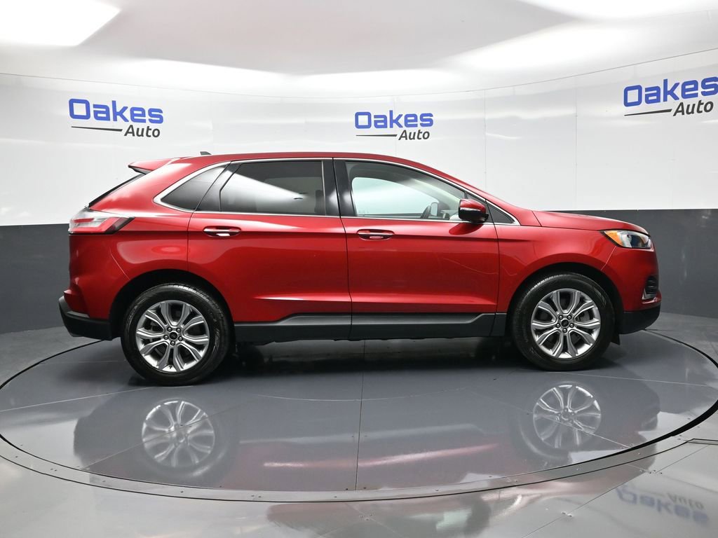 Used 2024 Ford Edge Titanium image 9