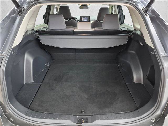 Used 2019 Toyota RAV4 XLE w/ Convenience Package FWD image 6