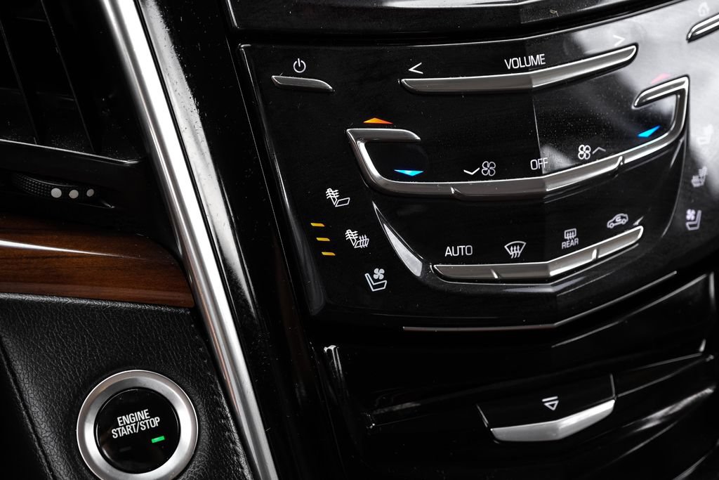 Used 2019 Cadillac Escalade ESV Premium Luxury RWD image 21