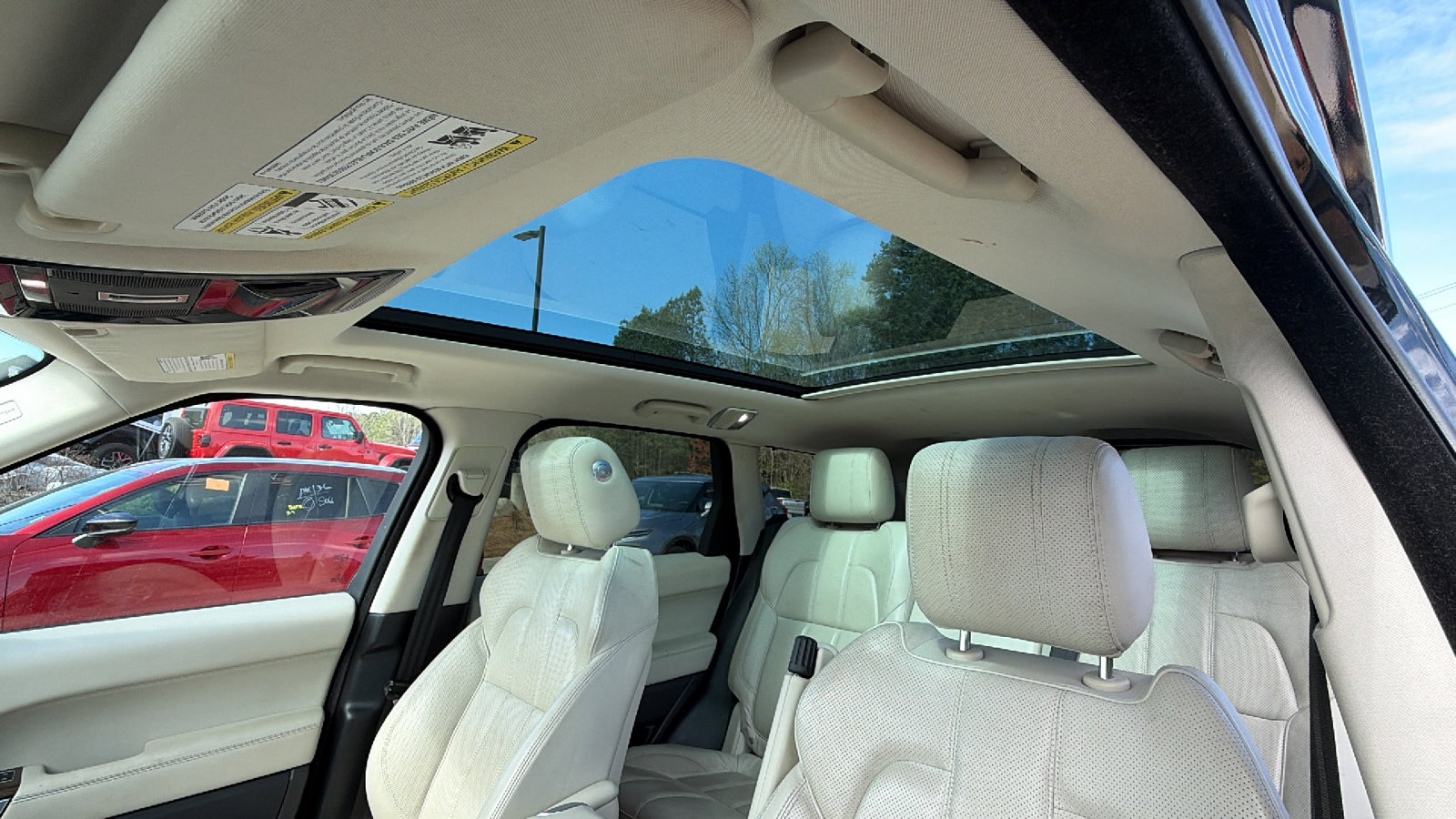 Used 2015 Land Rover Range Rover Sport HSE image 17