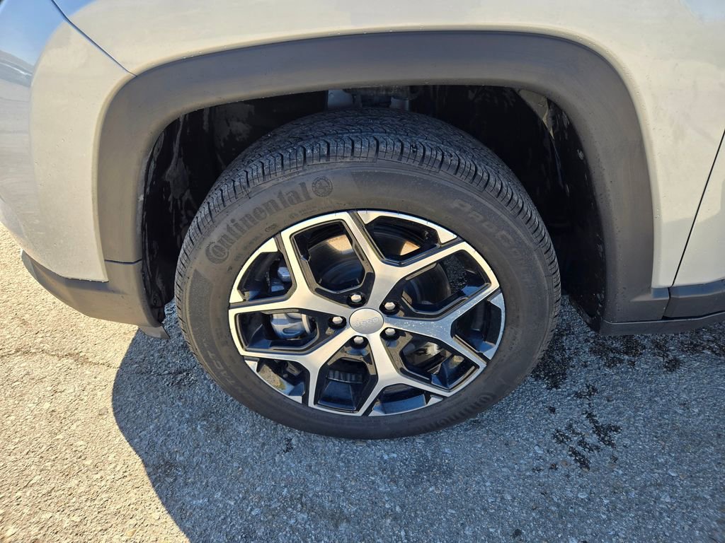 Used 2024 Jeep Compass Limited image 10