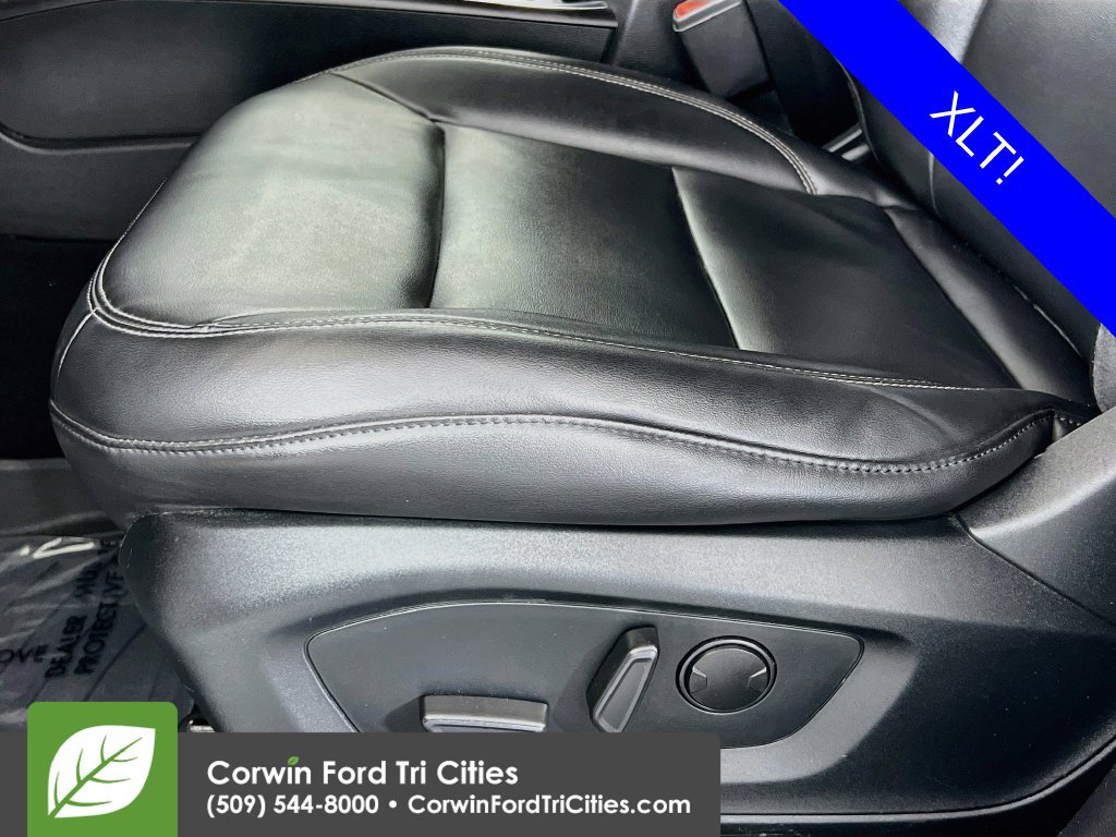 Used 2022 Ford Explorer XLT w/ Equipment Group 202A AWD/4WD image 23