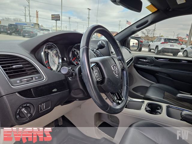 Used 2019 Dodge Grand Caravan SXT image 19