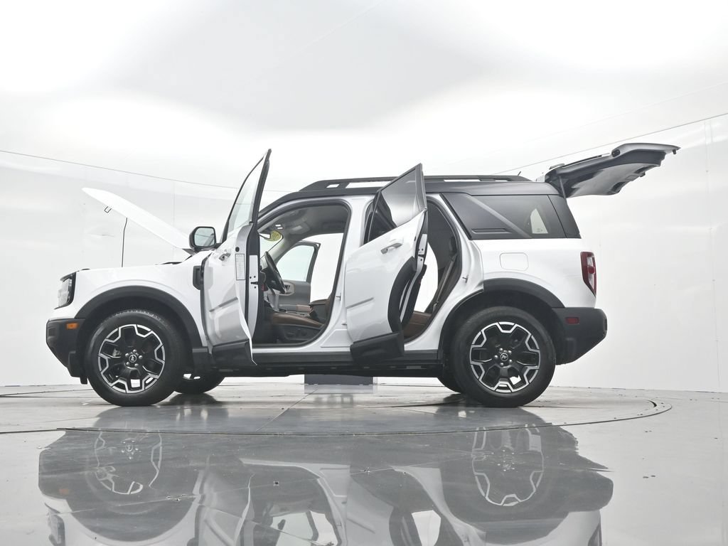 Certified 2025 Ford Bronco Sport Outer Banks w/ Outer Banks Tech Package+ AWD/4WD image 45
