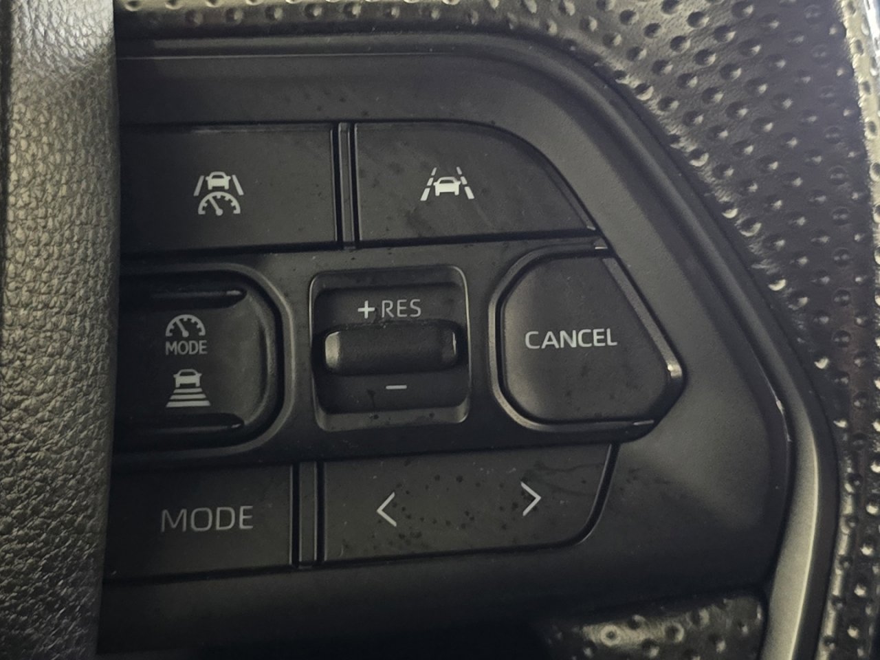 Certified 2025 Toyota Tacoma SR5 image 30