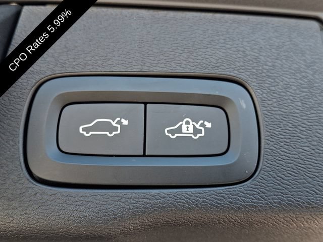 Certified 2023 Volvo XC60 B6 Ultimate w/ Protection Package Premier AWD/4WD image 32