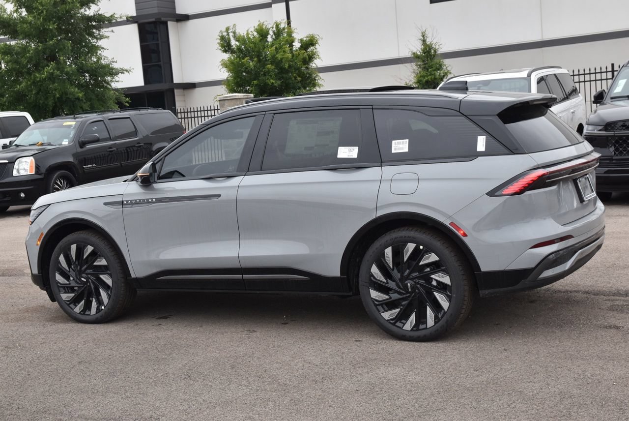 New 2026 Lincoln Nautilus Reserve w/ Jet Appearance Package AWD/4WD image 17