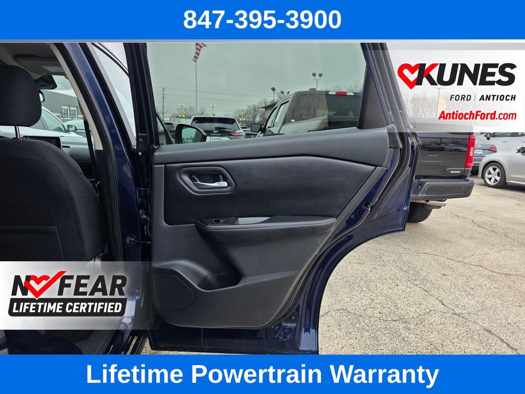 Used 2025 Nissan Rogue SV image 26