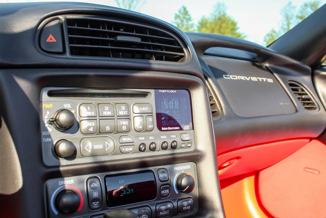Used 2004 Chevrolet Corvette Convertible w/ Preferred Equipment Group image 35